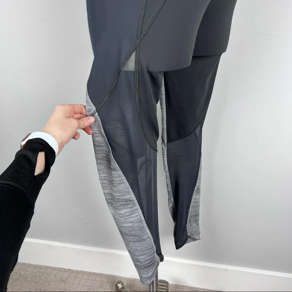 Like New-Lululemon Grey Striped Mesh Running Leggings with Zipper Pocket Size 8 - Picture 5 of 14